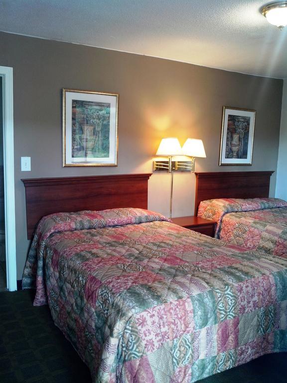 Maple Leaf Motel New Milford Dış mekan fotoğraf