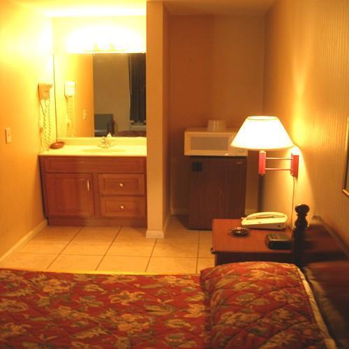 Maple Leaf Motel New Milford Oda fotoğraf