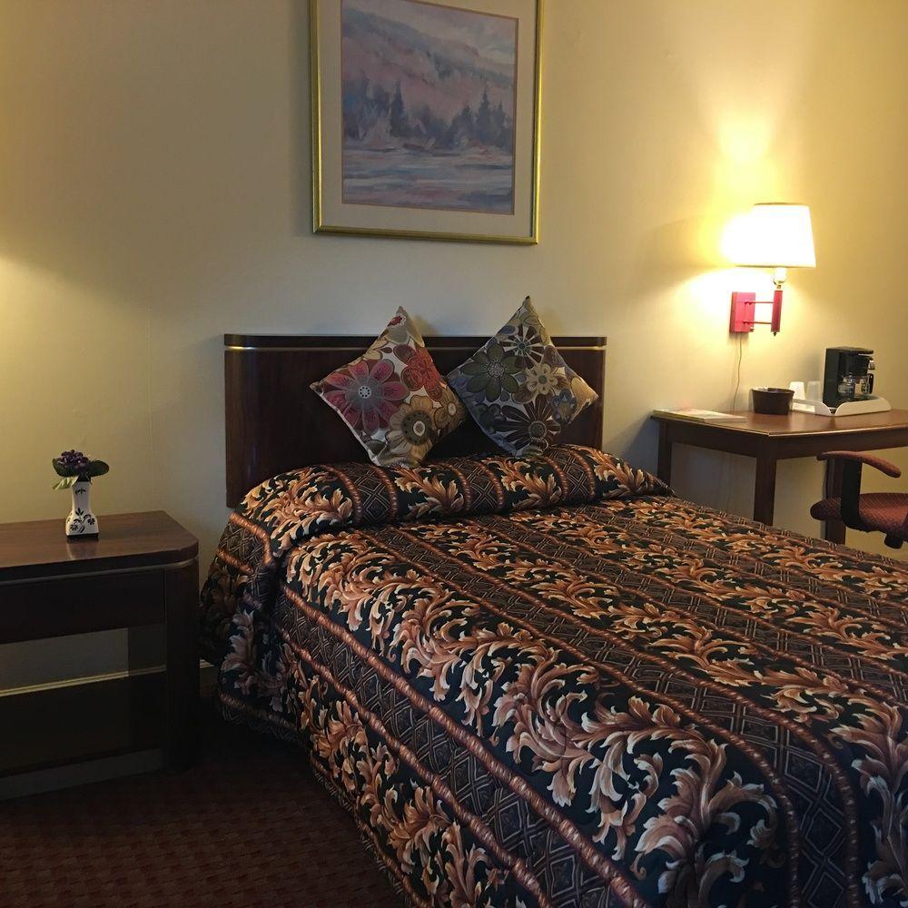Maple Leaf Motel New Milford Dış mekan fotoğraf