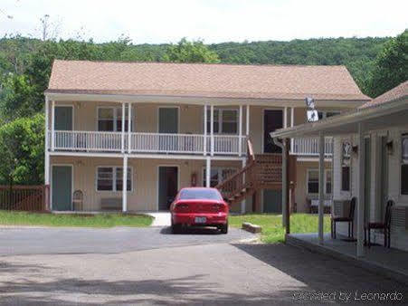 Maple Leaf Motel New Milford Dış mekan fotoğraf